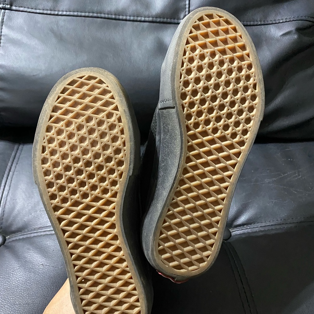 Vans - Picture 2 of 5